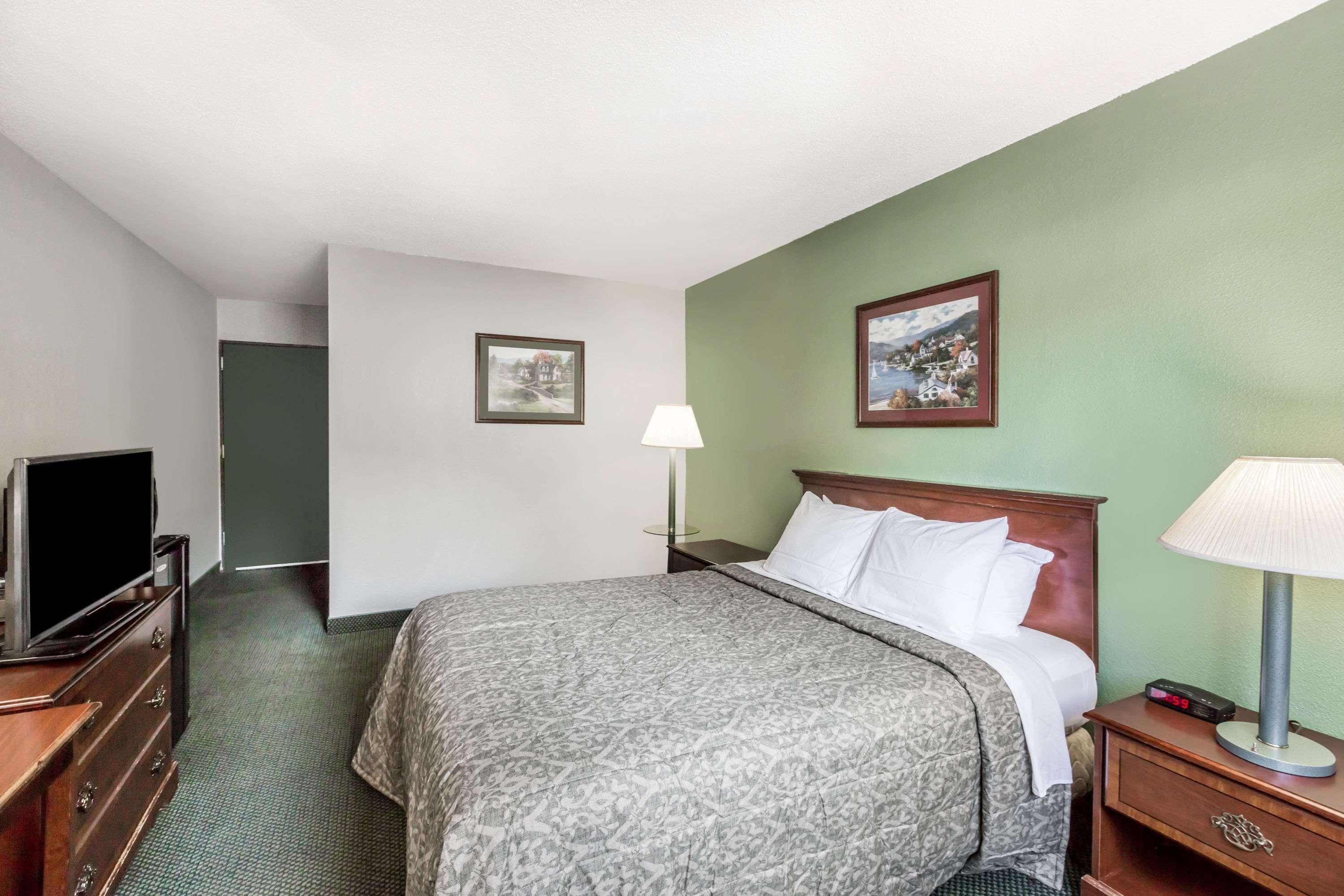 Super 8 by Wyndham Nyack NY Hotel Bagian luar foto