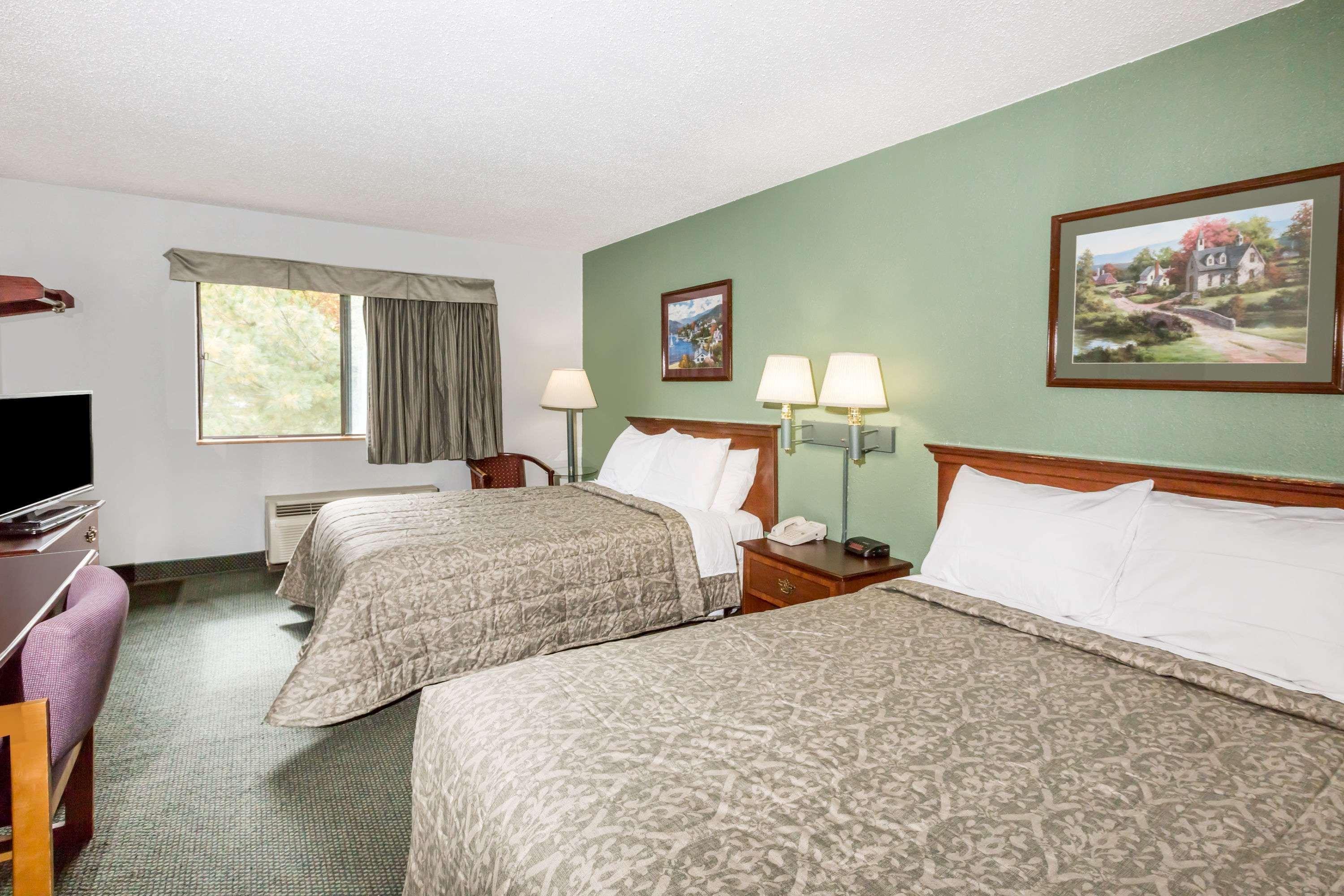 Super 8 by Wyndham Nyack NY Hotel Bagian luar foto