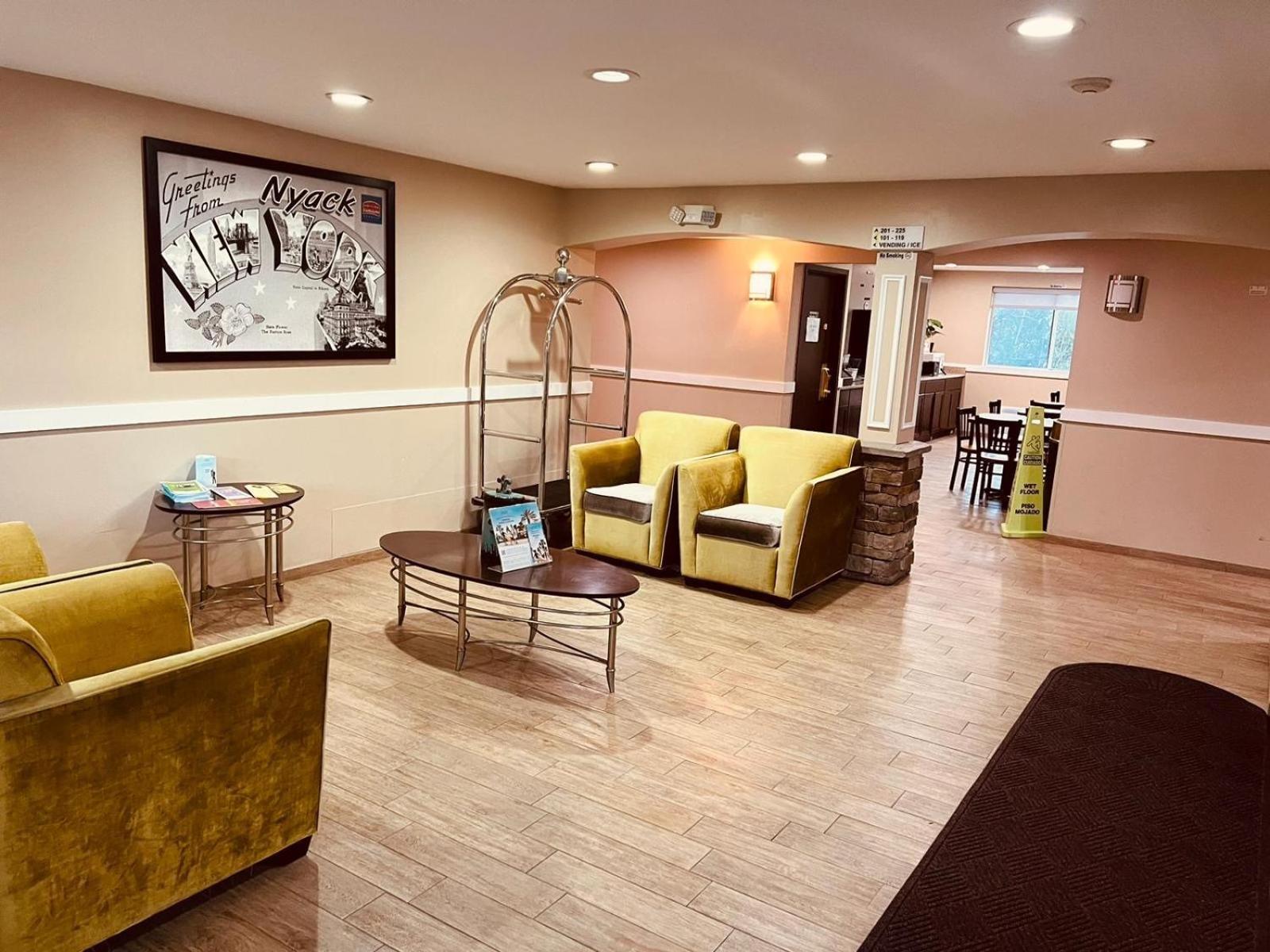 Super 8 by Wyndham Nyack NY Hotel Bagian luar foto