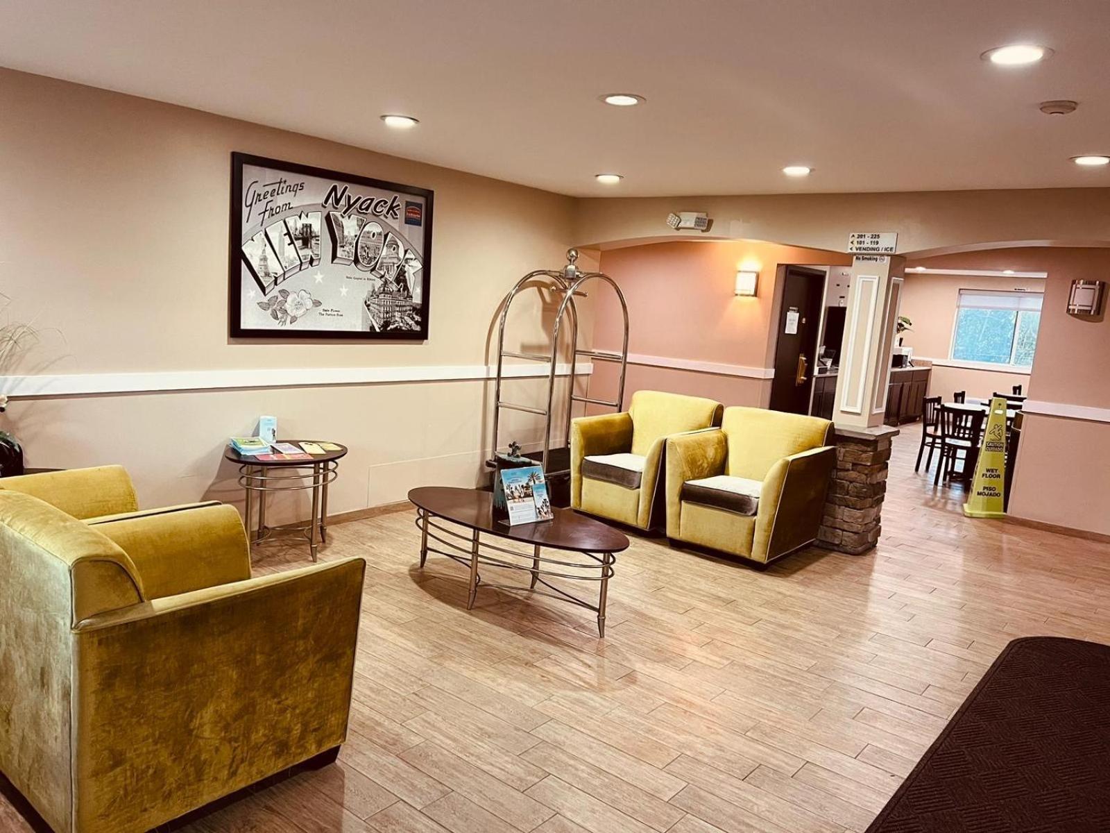 Super 8 by Wyndham Nyack NY Hotel Bagian luar foto