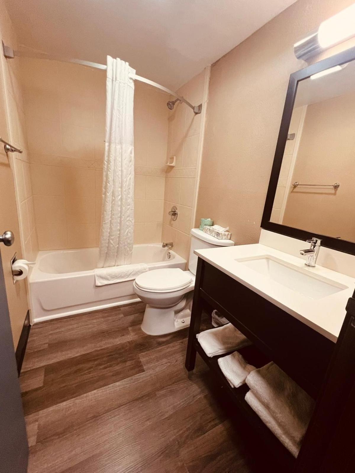 Super 8 by Wyndham Nyack NY Hotel Bagian luar foto